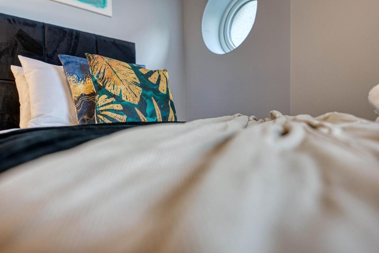 Spacious Nottingham Abode - Sleeps 16 Eksteriør bilde