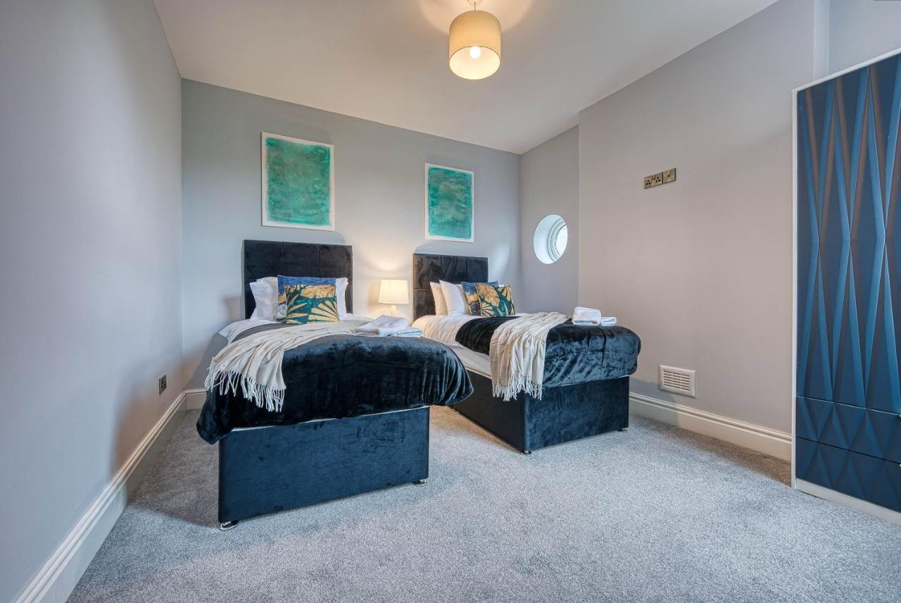 Spacious Nottingham Abode - Sleeps 16 Eksteriør bilde
