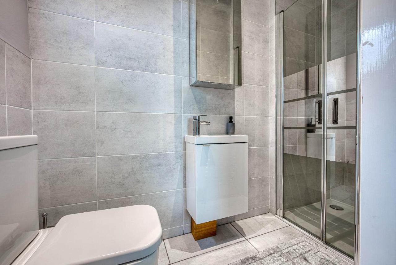 Spacious Nottingham Abode - Sleeps 16 Eksteriør bilde
